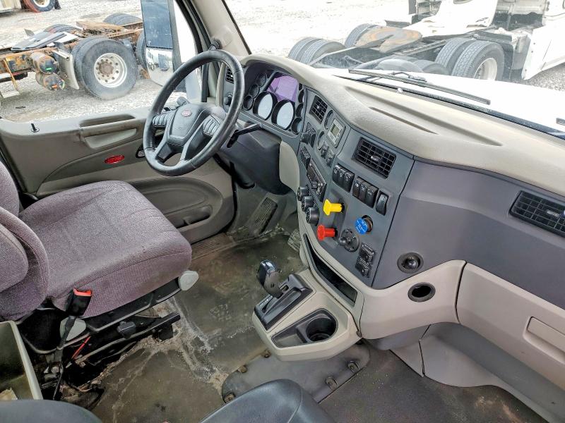 Продажа на аукционе авто 2018 Peterbilt 579, vin: 1XPBA48XXJD477591, номер лота: 53848196