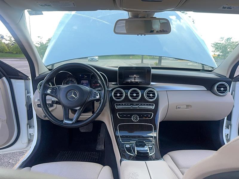 2015 Mercedes-benz C მანქანა იყიდება აუქციონზე, vin: 55SWF4KB4FU037530, აუქციონის ნომერი: 53472576