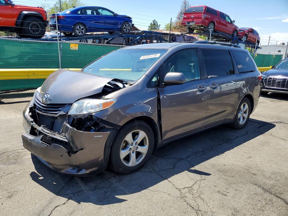2015 Toyota Sienna მანქანა იყიდება აუქციონზე, vin: 5TDKK3DC0FS586455, აუქციონის ნომერი: 53201246