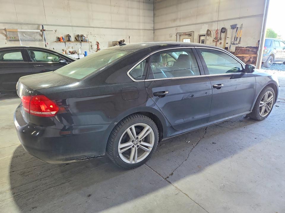 55153736 :رقم المزاد ، 1VWBS7A36EC053647 vin ، 2014 Volkswagen Passat مزاد بيع