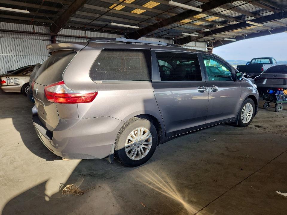 Продаж на аукціоні авто 2017 Toyota Sienna, vin: 5TDYZ3DC6HS876403, номер лоту: 52054996