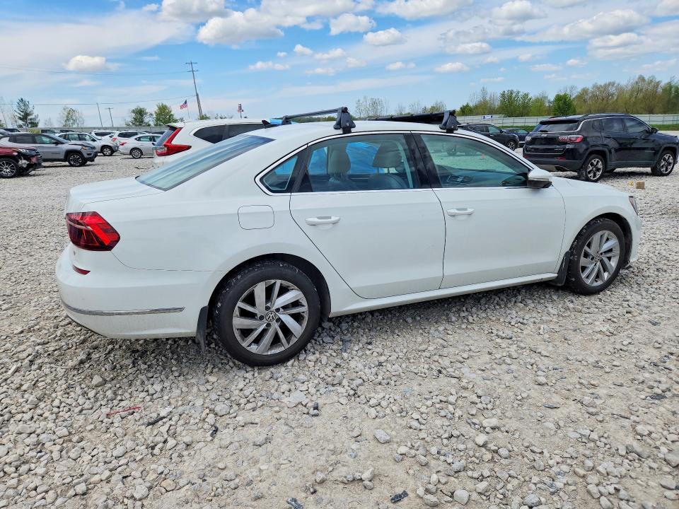 52033376 :رقم المزاد ، 1VWBA7A39JC000518 vin ، 2018 Volkswagen Passat مزاد بيع