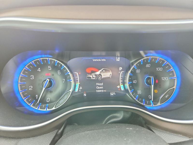54147456 :رقم المزاد ، 2C4RC1EG0JR321702 vin ، 2018 Chrysler Pacifica مزاد بيع