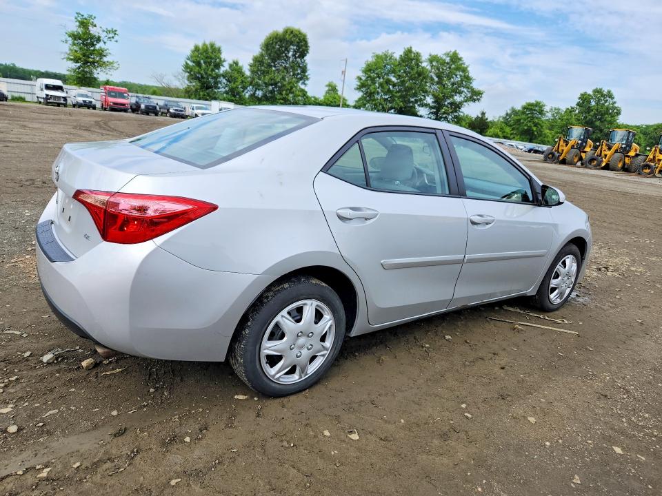 55201086 :رقم المزاد ، 2T1BURHE1HC939726 vin ، 2017 Toyota Corolla مزاد بيع