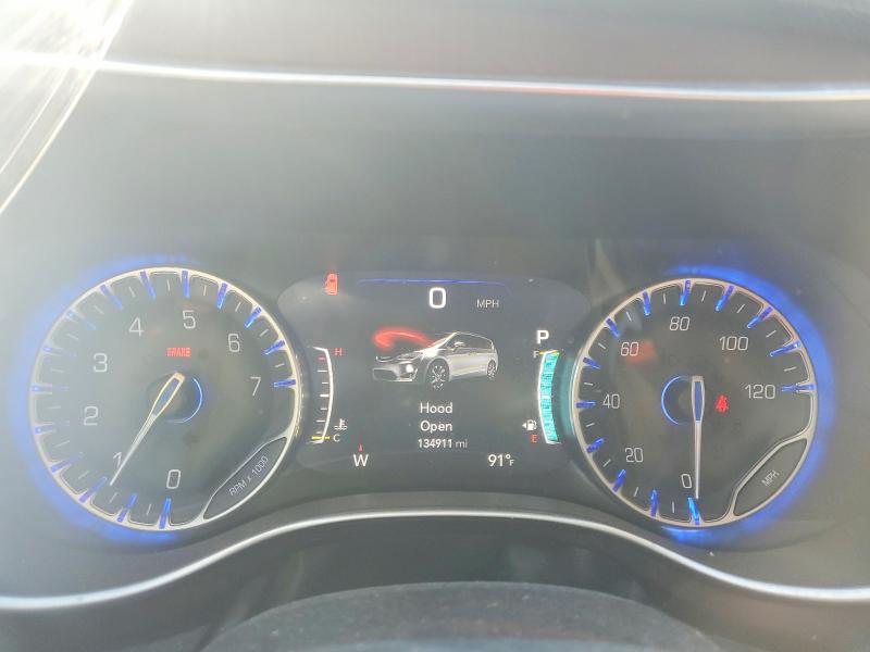 53723646 :رقم المزاد ، 2C4RC1GG2HR571806 vin ، 2017 Chrysler Pacifica مزاد بيع