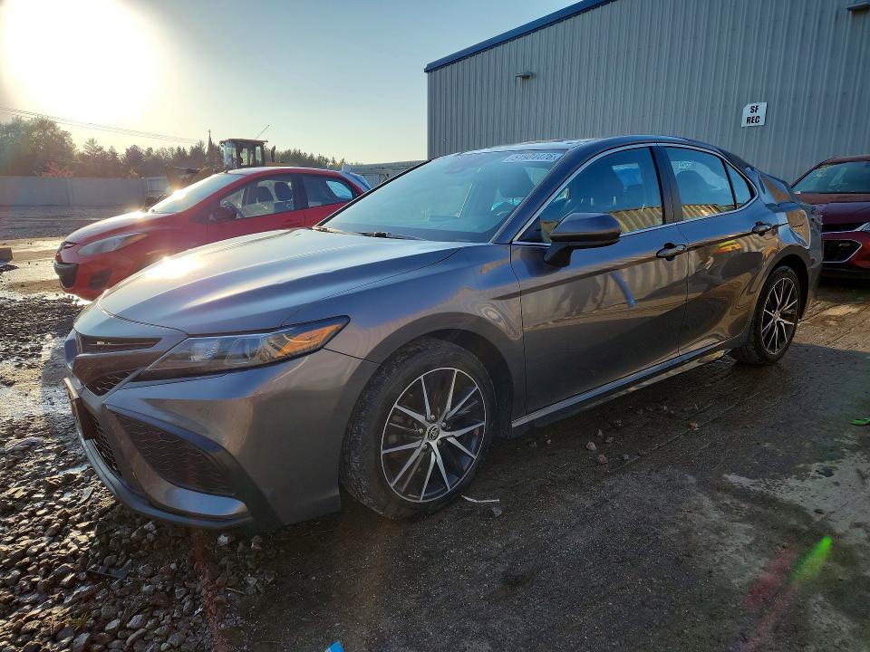 Продаж на аукціоні авто 2021 Toyota Camry, vin: 4T1G11AK6MU410510, номер лоту: 51984476