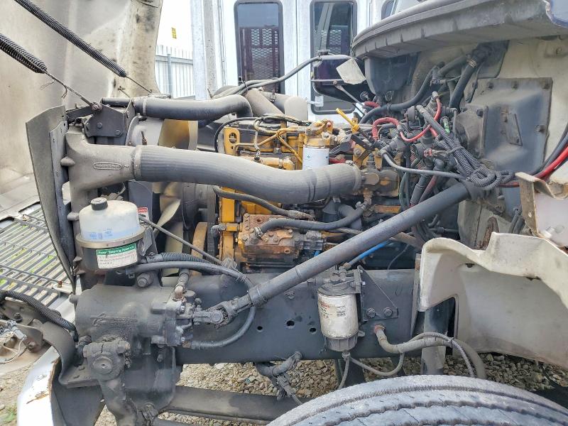 52840336 :رقم المزاد ، 1FUBBUDC44HM87511 vin ، 2004 Freightliner Fl70 مزاد بيع