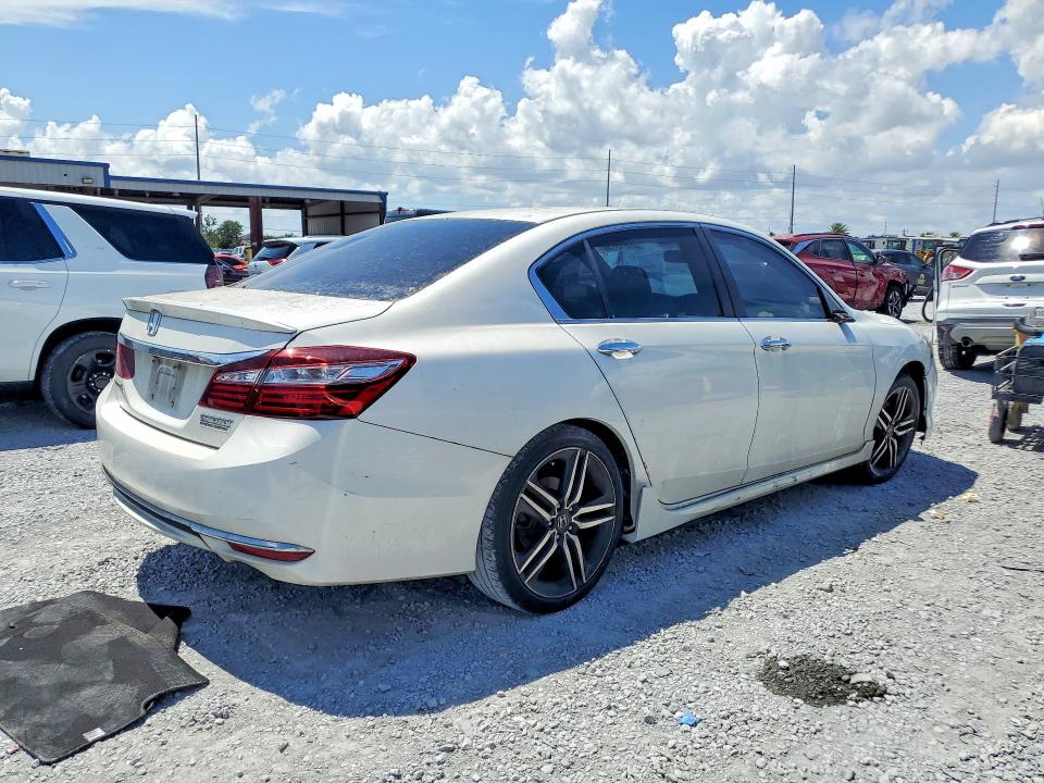 53515756 :رقم المزاد ، 1HGCR2F16HA231331 vin ، 2017 Honda Accord مزاد بيع