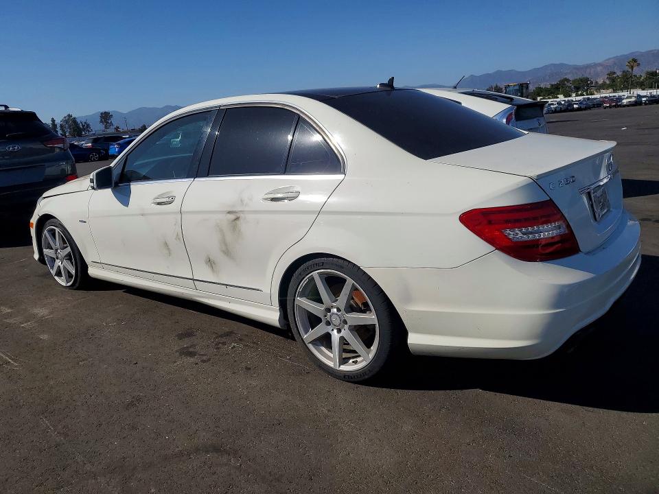 53006626 :رقم المزاد ، WDDGF4HB0CA686071 vin ، 2012 Mercedes-benz C مزاد بيع