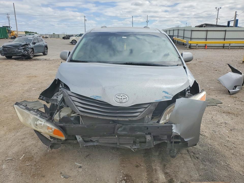Продажа на аукционе авто 2011 Toyota Sienna, vin: 5TDYK3DC4BS095679, номер лота: 52339576