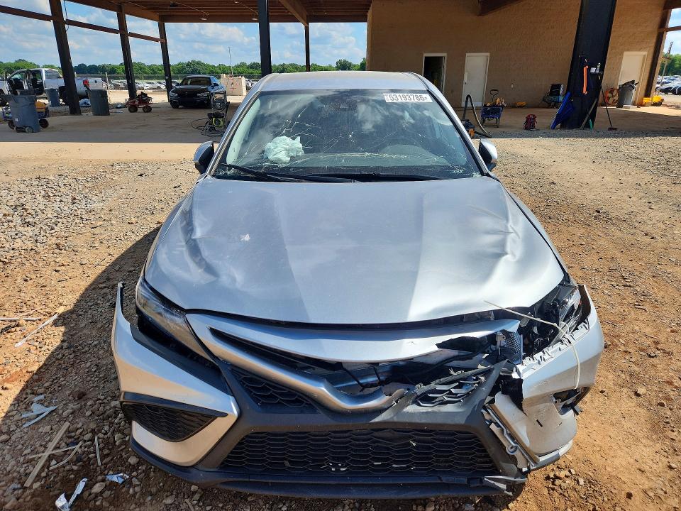 2022 Toyota Camry მანქანა იყიდება აუქციონზე, vin: 4T1G11AK0NU713056, აუქციონის ნომერი: 53193786