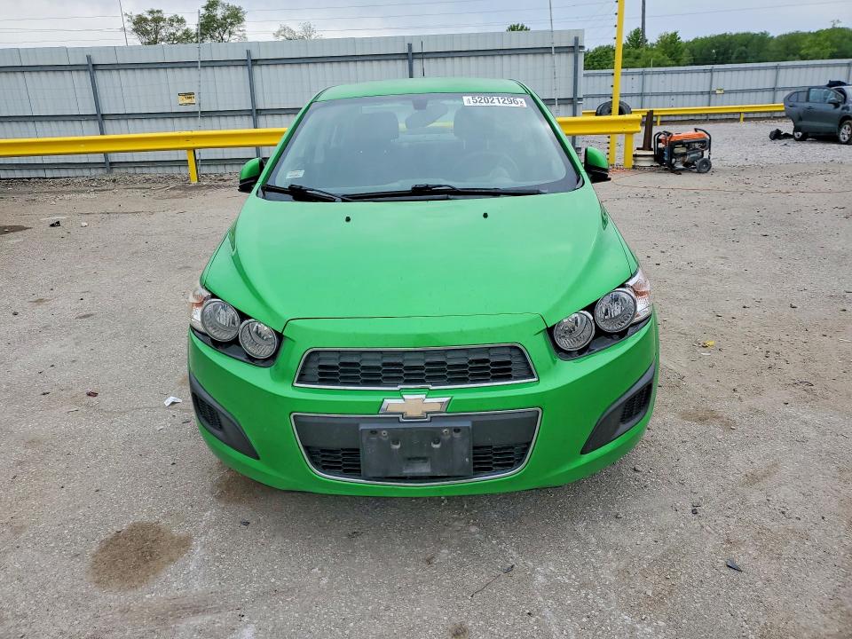 52021296 :رقم المزاد ، 1G1JC5SB4G4129202 vin ، 2016 Chevrolet Sonic مزاد بيع