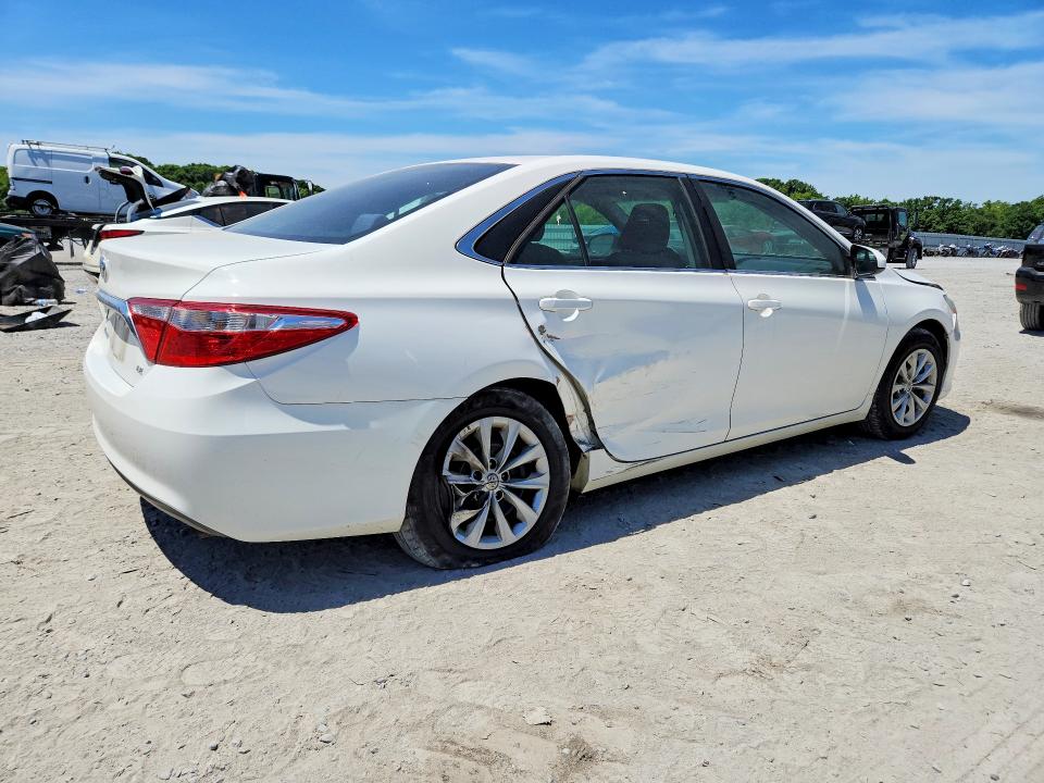 53920966 :رقم المزاد ، 4T4BF1FK2FR463640 vin ، 2015 Toyota Camry مزاد بيع