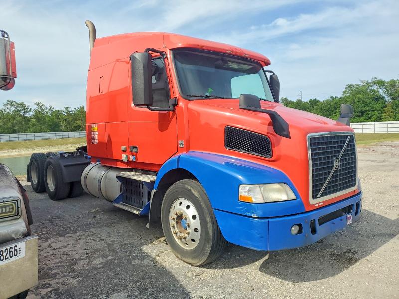 2015 Volvo Vn მანქანა იყიდება აუქციონზე, vin: 4V4MC9EH0FN927723, აუქციონის ნომერი: 53405486