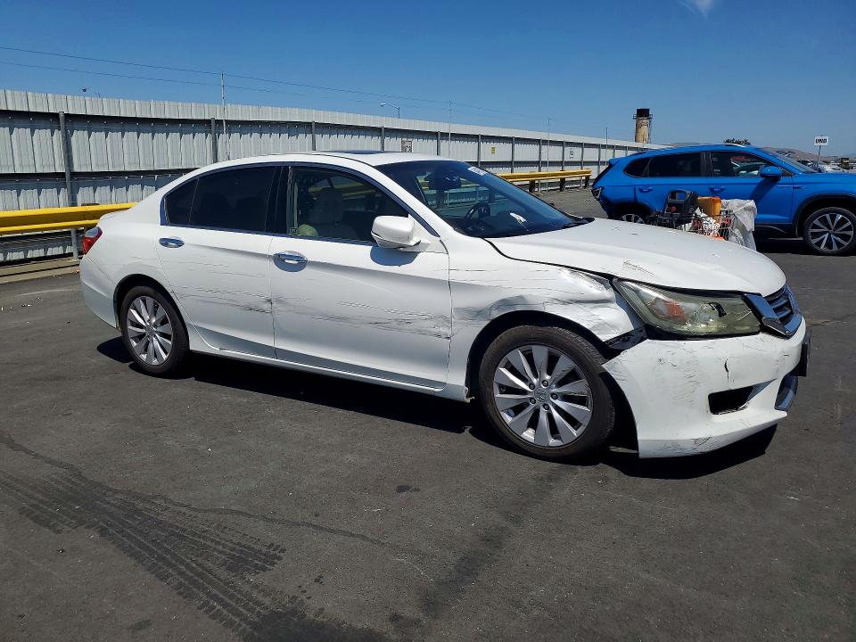 Продажа на аукционе авто 2015 Honda Accord, vin: 1HGCR3F88FA015691, номер лота: 54419196