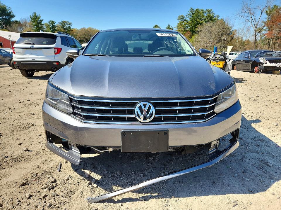 2018 Volkswagen Passat მანქანა იყიდება აუქციონზე, vin: 1VWAA7A36JC000598, აუქციონის ნომერი: 52332656