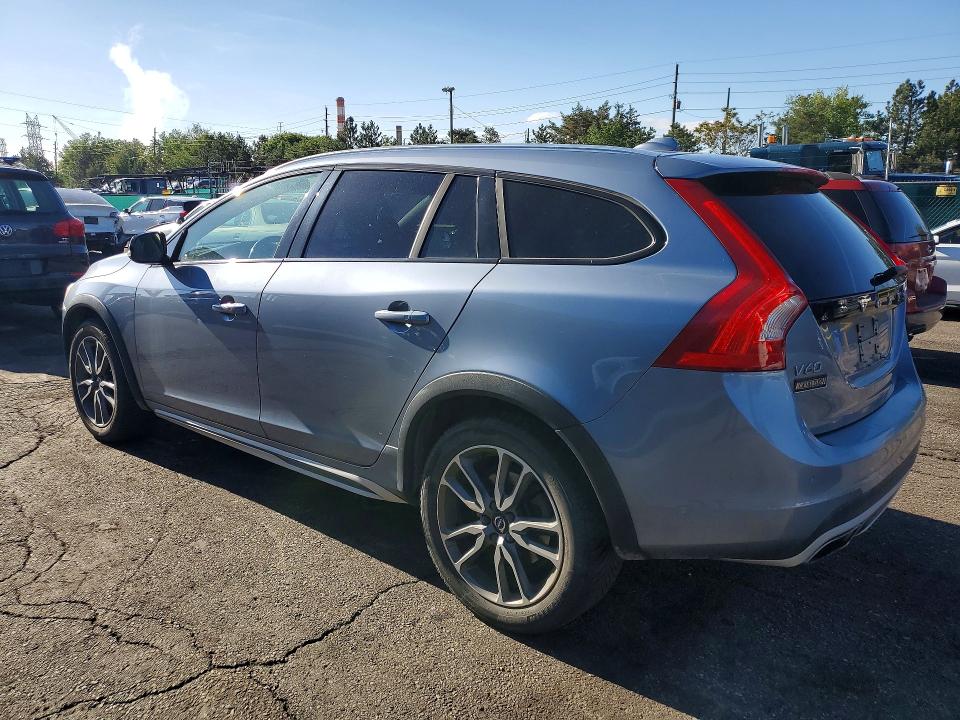 50990586 :رقم المزاد ، YV440MWM6H1039150 vin ، 2017 Volvo V60 Cross Country مزاد بيع