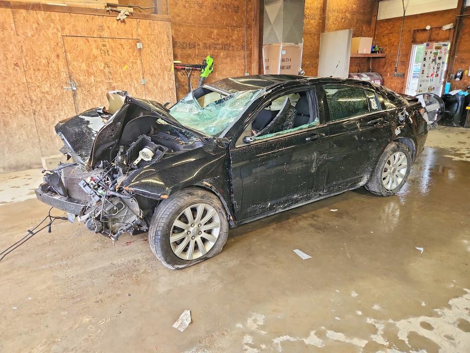 2013 Chrysler 200 მანქანა იყიდება აუქციონზე, vin: 1C3CCBBB2DN574949, აუქციონის ნომერი: 52221706