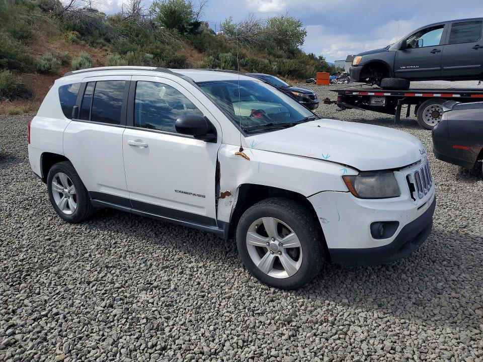 53892866 :رقم المزاد ، 1C4NJCBB8GD506570 vin ، 2016 Jeep Compass مزاد بيع