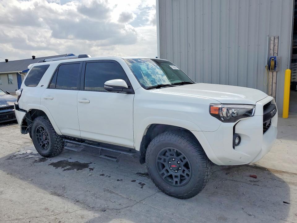 53964746 :رقم المزاد ، JTENU5JR1R6231774 vin ، 2024 Toyota 4runner مزاد بيع