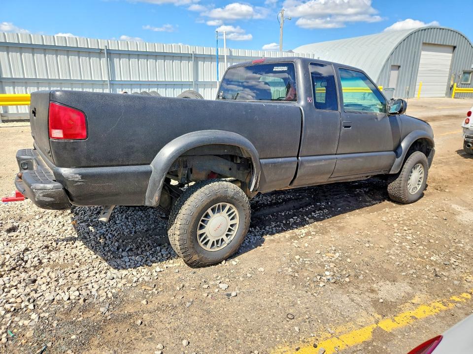 52321556 :رقم المزاد ، 1GTCT19W2Y8284228 vin ، 2000 Gmc Sonoma مزاد بيع