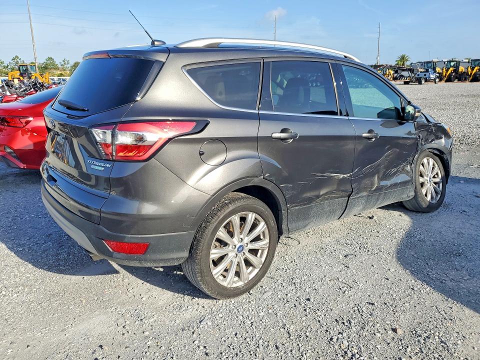 Продажа на аукционе авто 2017 Ford Escape, vin: 1FMCU0JD1HUC37390, номер лота: 54819516