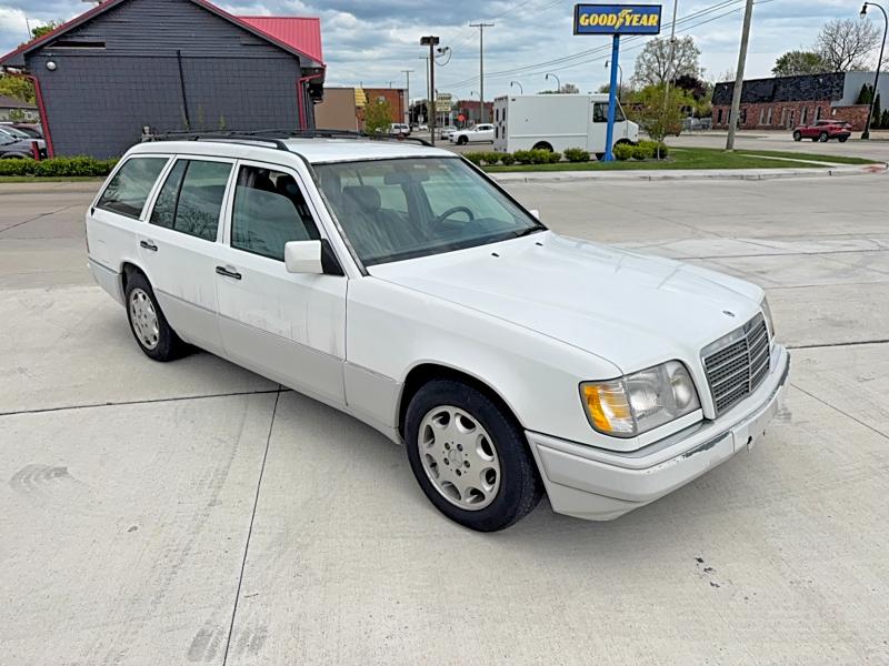 52905166 :رقم المزاد ، WDBEA92E2SF296279 vin ، 1995 Mercedes-benz E مزاد بيع