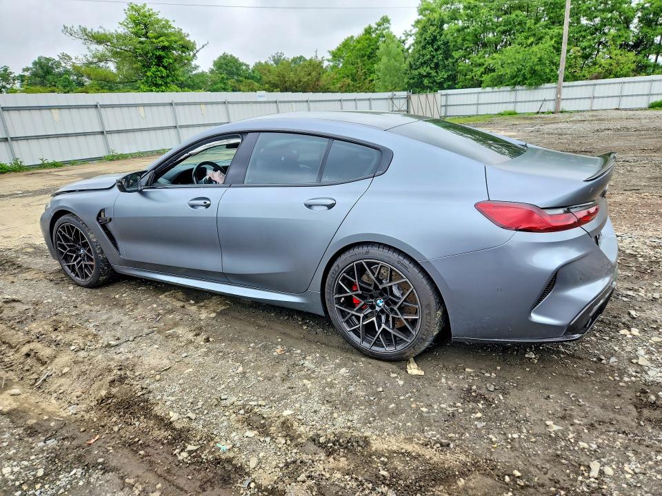 55026116 :رقم المزاد ، WBSGV0C03NCJ88216 vin ، 2022 Bmw M8 مزاد بيع