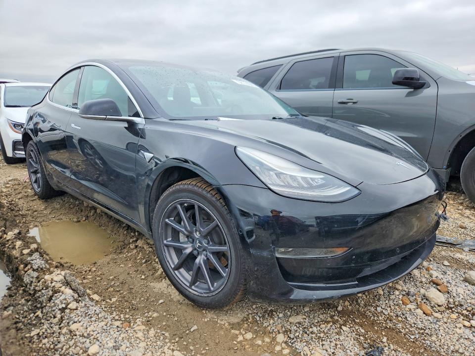 52174046 :رقم المزاد ، 5YJ3E1EAXJF152943 vin ، 2018 Tesla Model 3 مزاد بيع