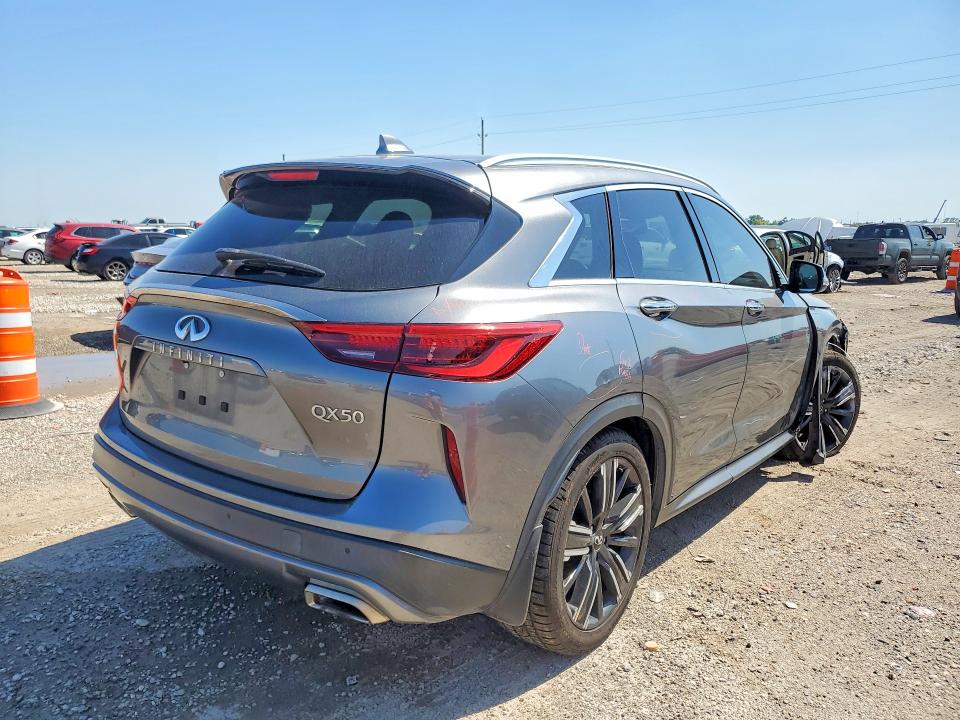 53366076 :رقم المزاد ، 3PCAJ5BA2MF102329 vin ، 2021 Infiniti Qx50 مزاد بيع
