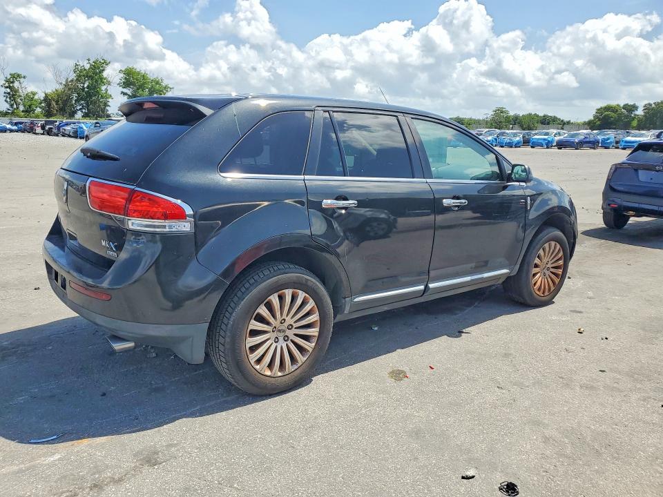 55244506 :رقم المزاد ، 2LMDJ8JK3FBL22328 vin ، 2015 Lincoln Mkx مزاد بيع