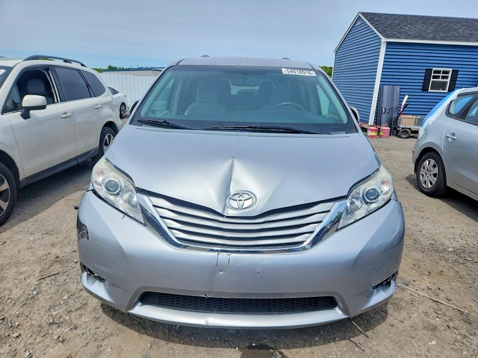 2017 Toyota Sienna მანქანა იყიდება აუქციონზე, vin: 5TDKZ3DC7HS875654, აუქციონის ნომერი: 54018916
