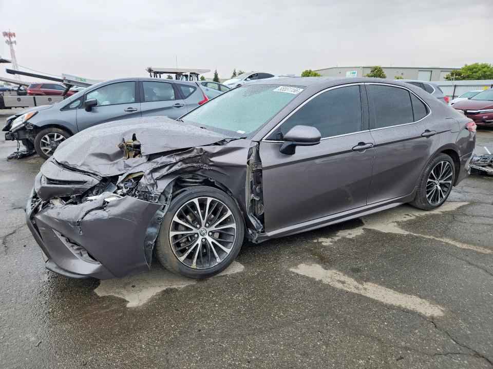 55551156 :رقم المزاد ، 4T1B11HK4KU852831 vin ، 2019 Toyota Camry مزاد بيع