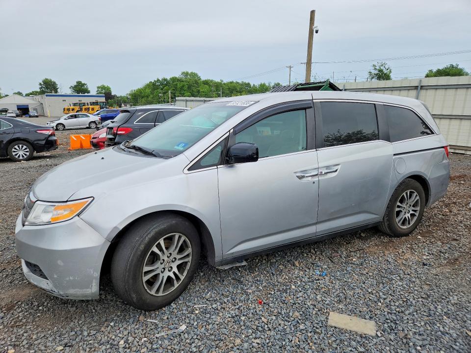 55121836 :رقم المزاد ، 5FNRL5H6XBB016845 vin ، 2011 Honda Odyssey مزاد بيع
