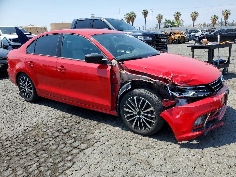 53275626 :رقم المزاد ، 3VWD17AJ5FM225595 vin ، 2015 Volkswagen Jetta مزاد بيع