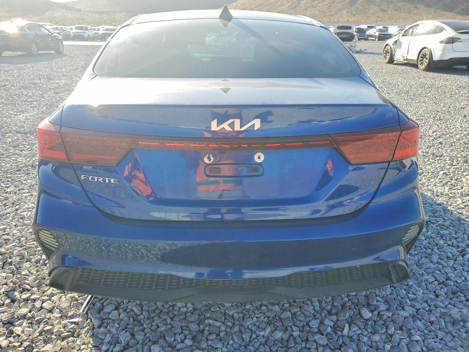 2023 Kia Forte მანქანა იყიდება აუქციონზე, vin: 3KPF24AD7PE596528, აუქციონის ნომერი: 54702876