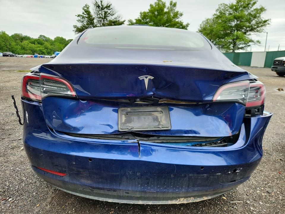 54825826 :رقم المزاد ، 5YJ3E1EA3NF370499 vin ، 2022 Tesla Model 3 مزاد بيع