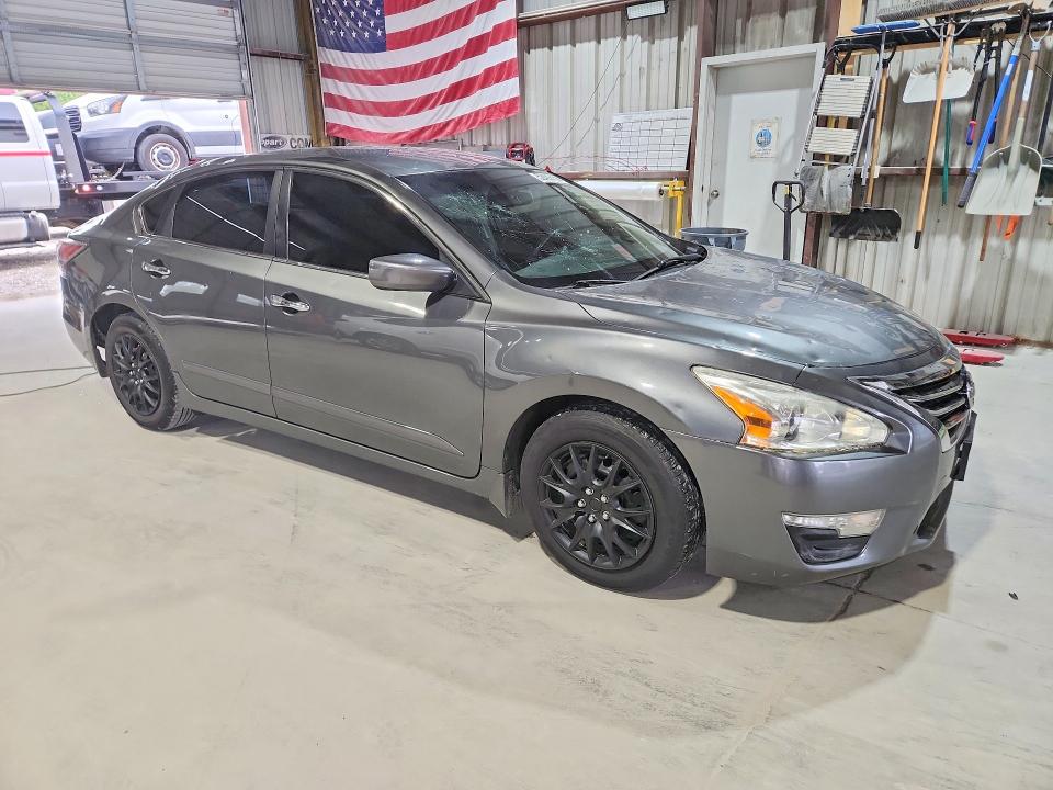 Продажа на аукционе авто 2015 Nissan Altima, vin: 1N4AL3AP0FN912606, номер лота: 52469156
