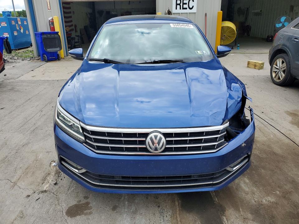 Продаж на аукціоні авто 2017 Volkswagen Passat, vin: 1VWGT7A3XHC016138, номер лоту: 55054046