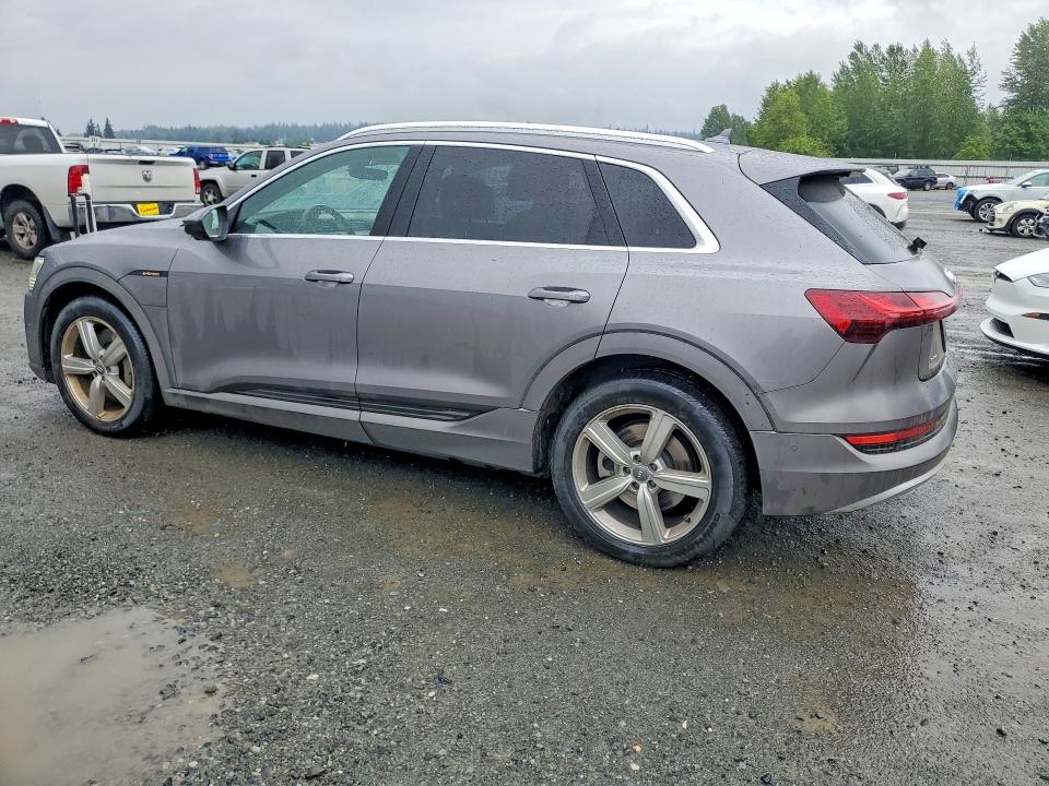 53088706 :رقم المزاد ، WA1VABGE2KB020767 vin ، 2019 Audi E-tron مزاد بيع