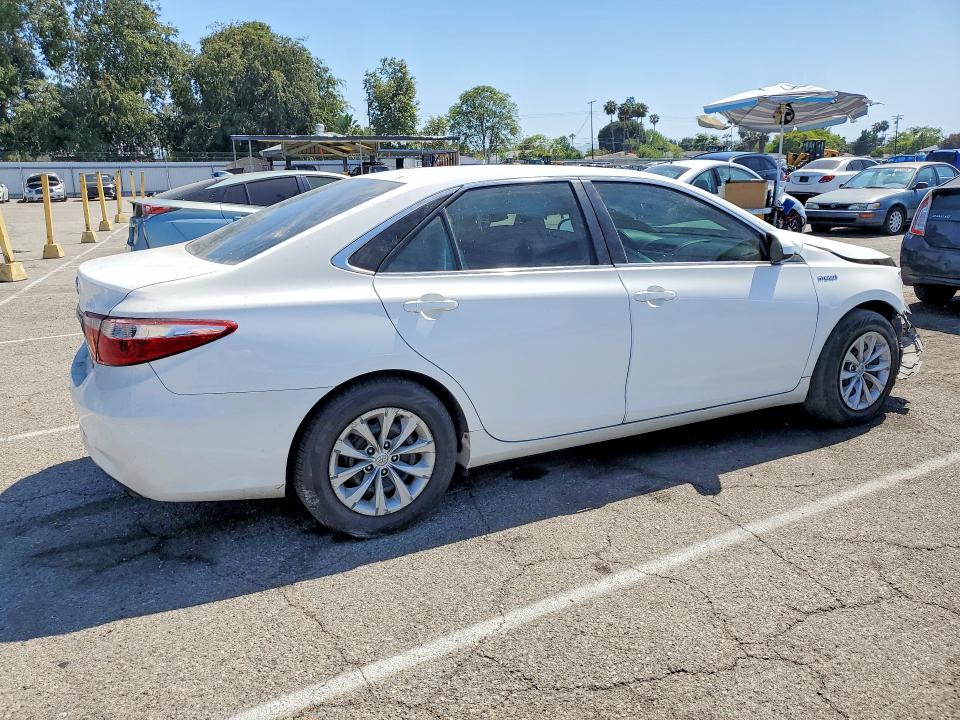 2015 Toyota Camry Hybrid მანქანა იყიდება აუქციონზე, vin: 4T1BD1FK3FU174444, აუქციონის ნომერი: 54303786