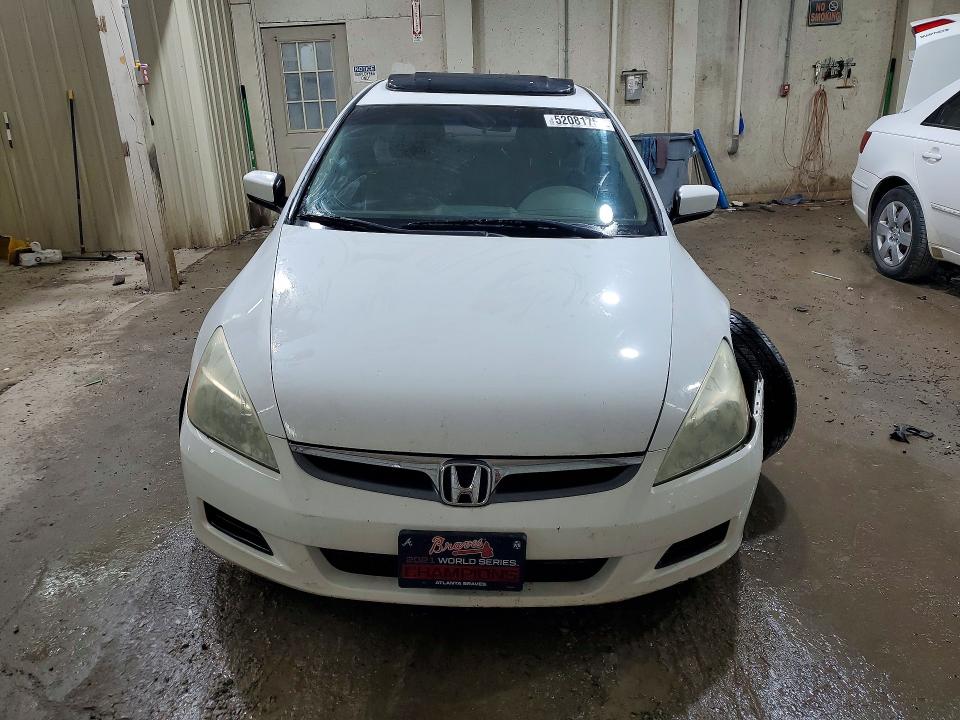 52081756 :رقم المزاد ، 1HGCM66806A071978 vin ، 2006 Honda Accord مزاد بيع
