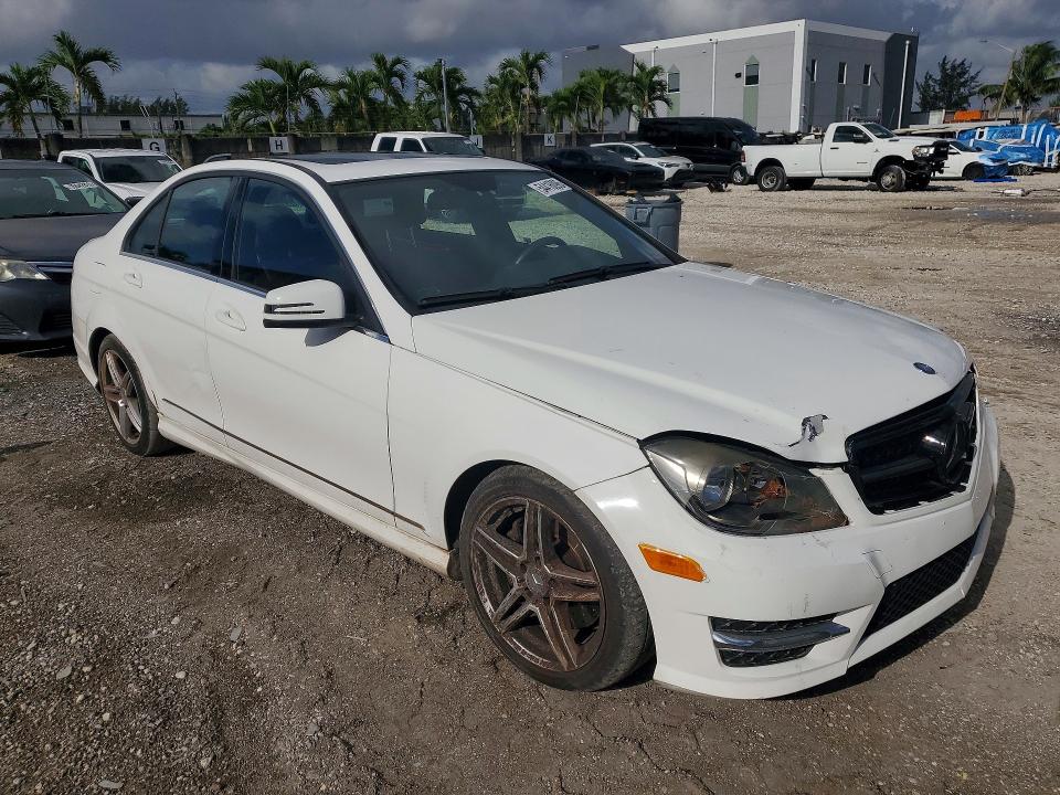 54416096 :رقم المزاد ، WDDGF8AB9DR242451 vin ، 2013 Mercedes-benz C مزاد بيع