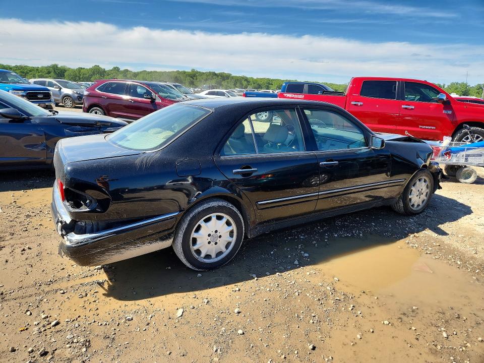 1998 Mercedes-benz E მანქანა იყიდება აუქციონზე, vin: WDBJF65F6WA621456, აუქციონის ნომერი: 52718766