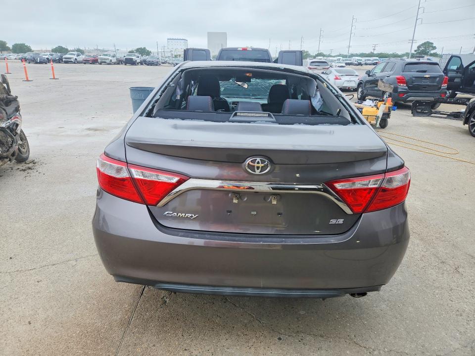 52771256 :رقم المزاد ، 4T1BF1FK4FU923634 vin ، 2015 Toyota Camry مزاد بيع