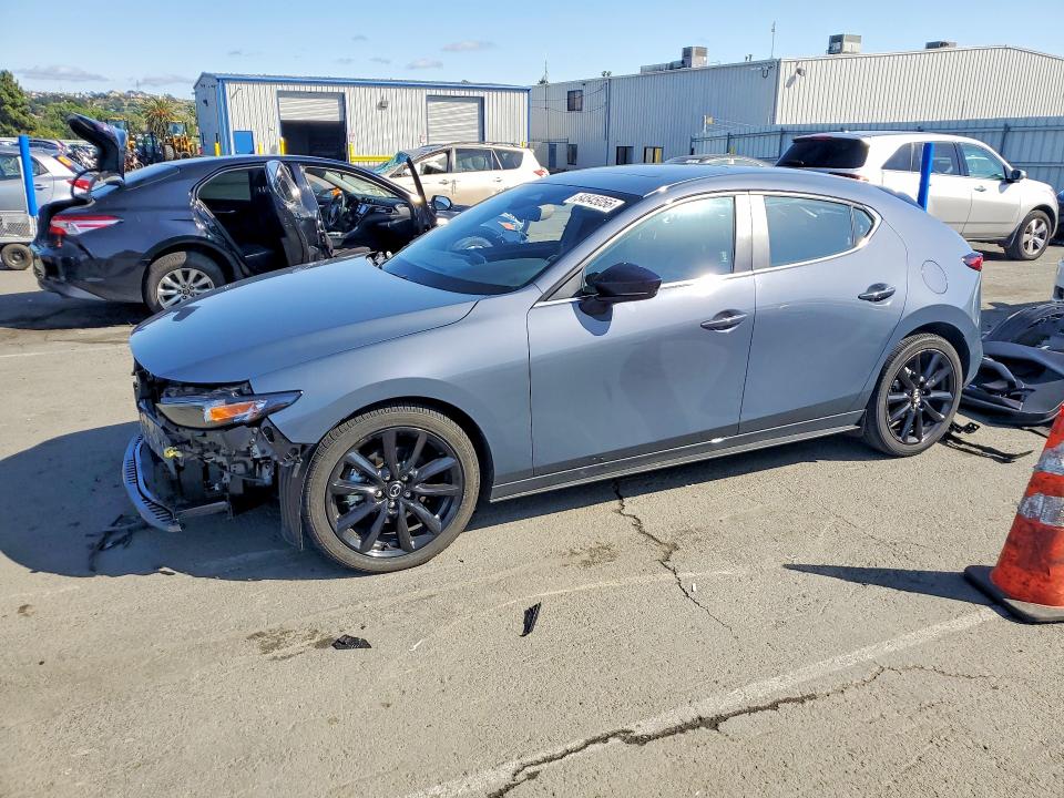 Продажа на аукционе авто 2025 Mazda 3, vin: JM1BPBLM2S1755856, номер лота: 54545056