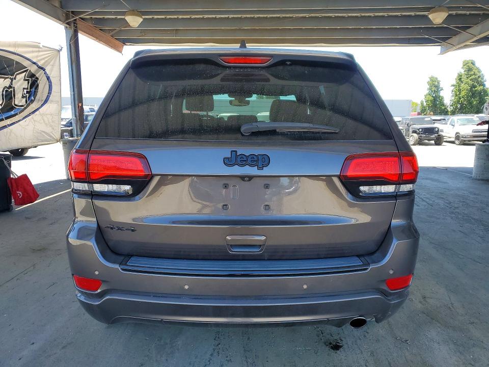 53831576 :رقم المزاد ، 1C4RJFAGXJC296843 vin ، 2018 Jeep Grand Cherokee مزاد بيع