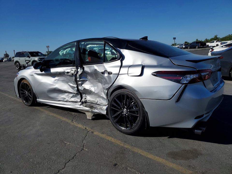 53134806 :رقم المزاد ، 4T1K31AK2NU041098 vin ، 2022 Toyota Camry مزاد بيع