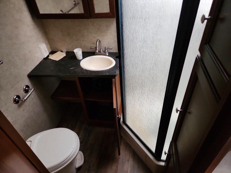 55391206 :رقم المزاد ، 4YDT28427ED422135 vin ، 2014 Keystone Bullet مزاد بيع