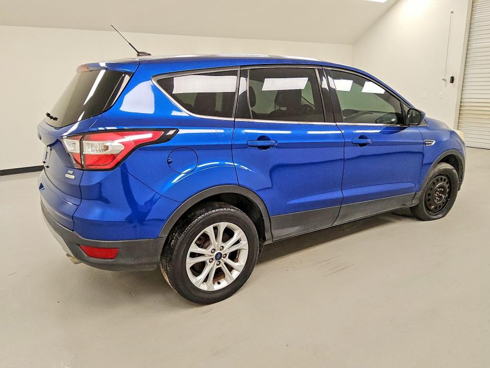 53287776 :رقم المزاد ، 1FMCU0GD8HUD19589 vin ، 2017 Ford Escape مزاد بيع